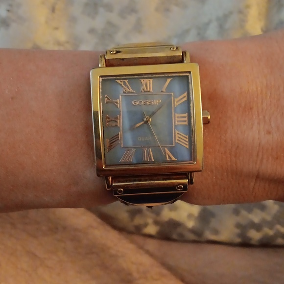 Gossip Watch - Picture 4 of 5